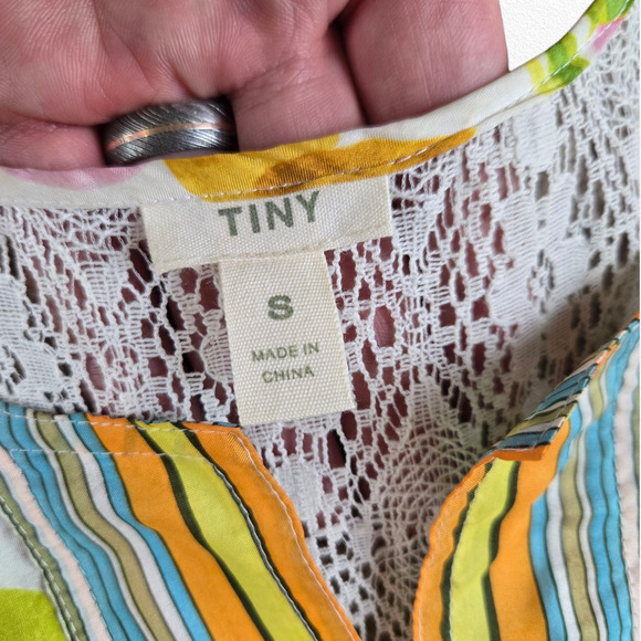 Tiny Anthropologie Yellow Floral Silk Lace Back Tank Top Boho Spring Size Small - Picture 4 of 7